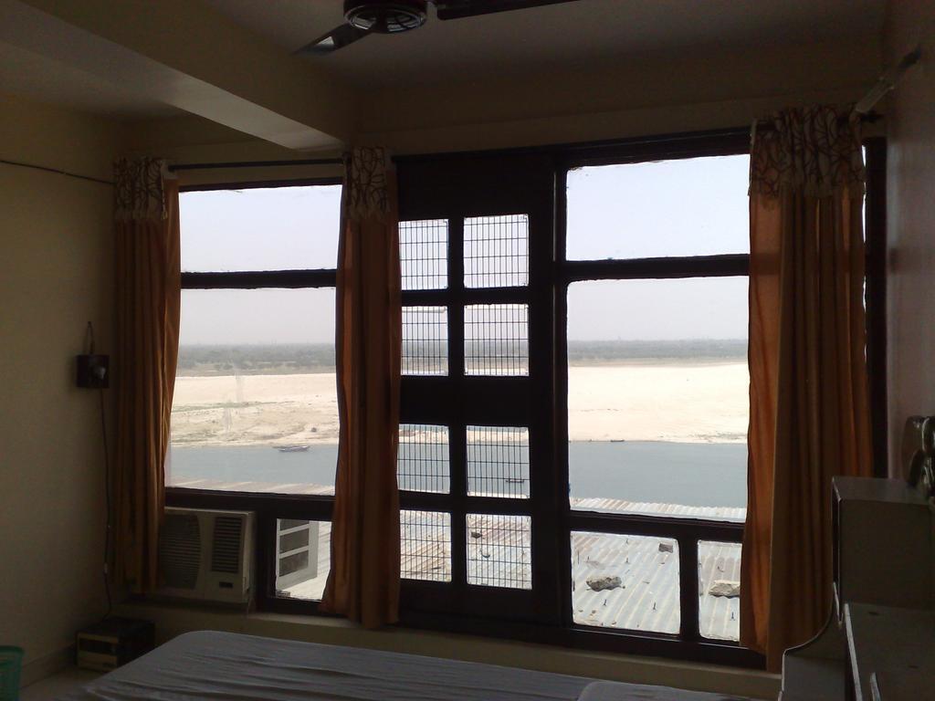 Grg Shanti Guest House Varanasi Near Manikarnika Ghat Bilik gambar