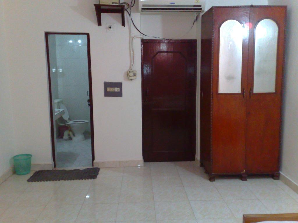 Grg Shanti Guest House Varanasi Near Manikarnika Ghat Bilik gambar