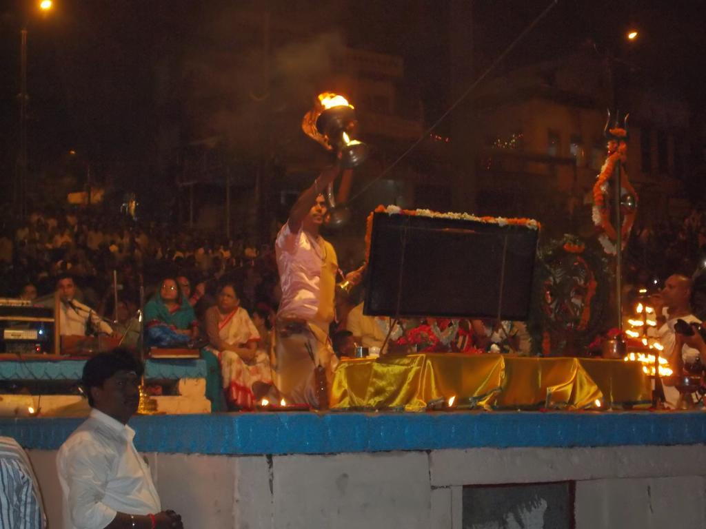 Grg Shanti Guest House Varanasi Near Manikarnika Ghat Luaran gambar